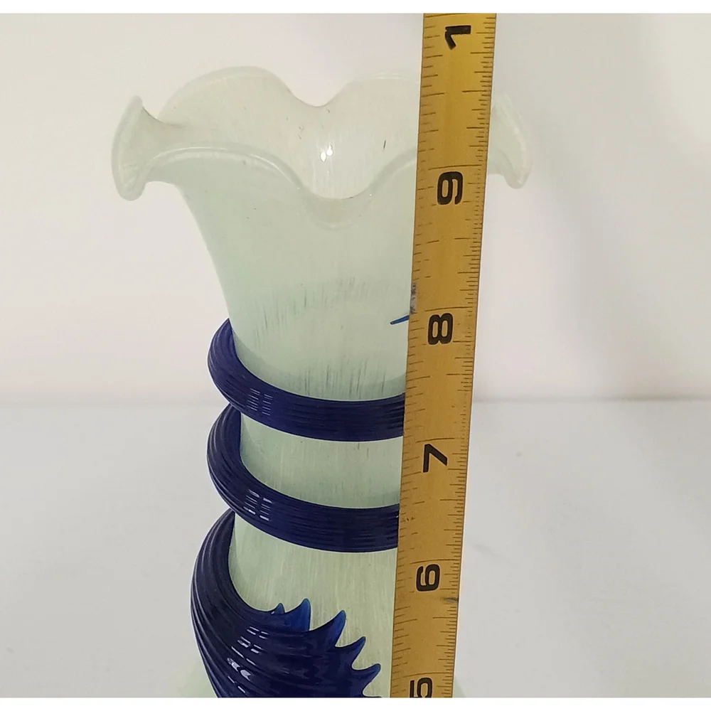 Lavorazione Arte Murano Green Art Glass Vase W/ Blue Applied Spiral Twist